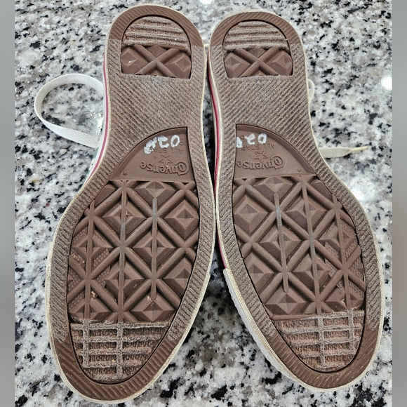 Converse Green and White Low Lace "Cat' Sneakers - Picture 6 of 7